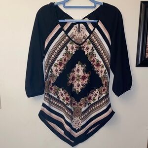 HeartSoul Black and Pink Floral Blouse 🆕